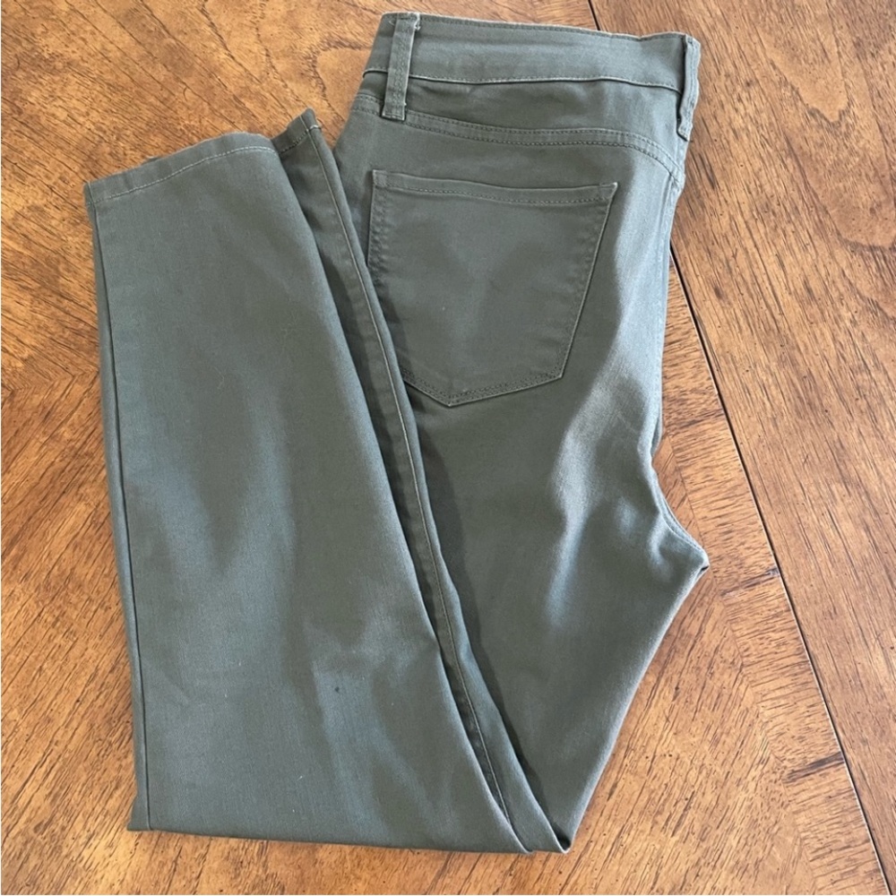 Women’s St John’s Bay Skinny Leg Jeans